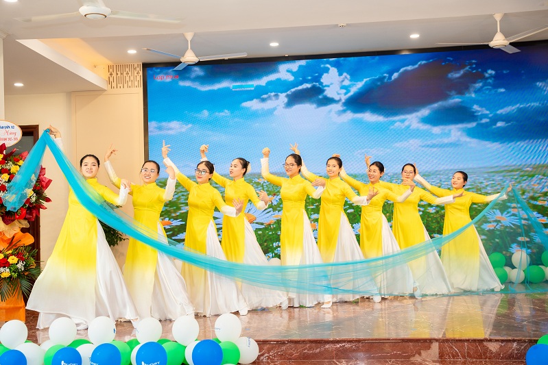 BÀI CA NGƯỜI GIÁO VIÊN - NHÓM TRẺ, LỚP MẪU GIÁO ĐỘC LẬP 31 NHÀ CHUNG