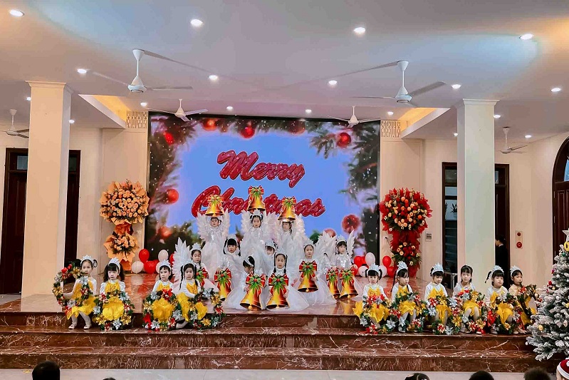 Vũ khúc Dinh Dong Giáng Sinh Xum Vầy -Thể hiện: Lớp múa Thiên Thần - Nhóm trẻ 31 Nhà Chung